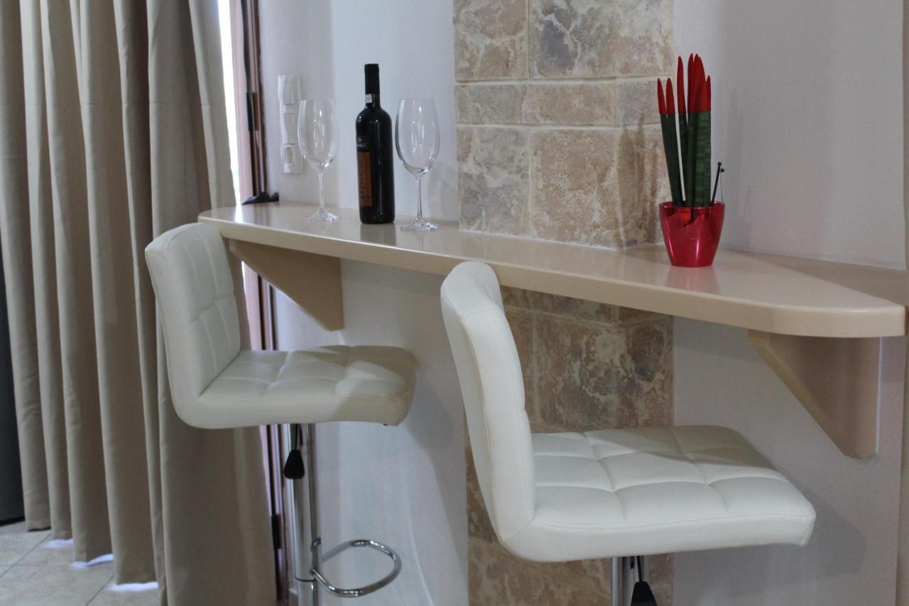 Vakis Apartments 5 Romanon Extérieur photo
